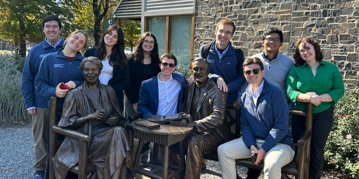 Photo of students at the FDR Library